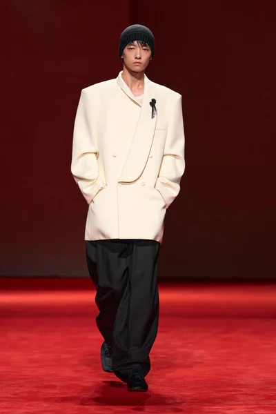 Look 74